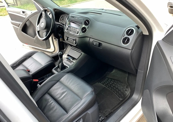 Volkswagen Tiguan cena 49900 przebieg: 198797, rok produkcji 2012 z Wojcieszów małe 326